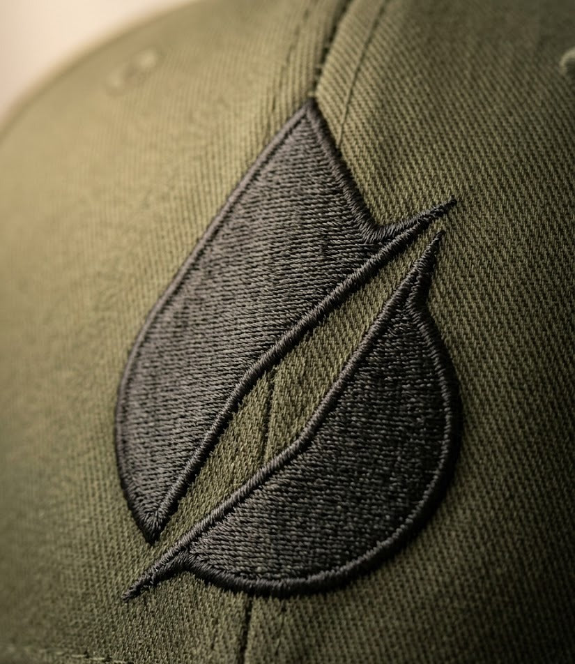 Damla logo nakış detayı